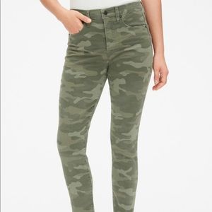 Gap True Skinny Camo Jegging